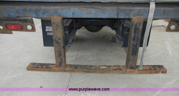 image for item A3323 2000 Freightliner FL70 box truck