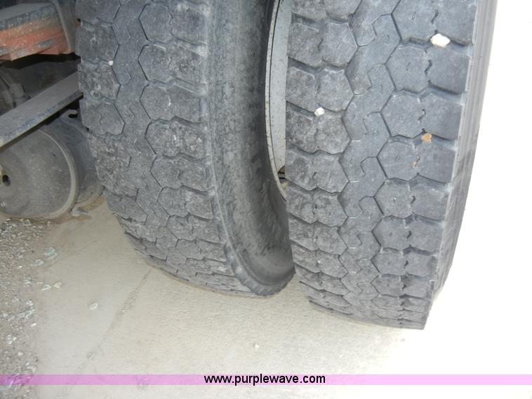 image for item A3323 2000 Freightliner FL70 box truck