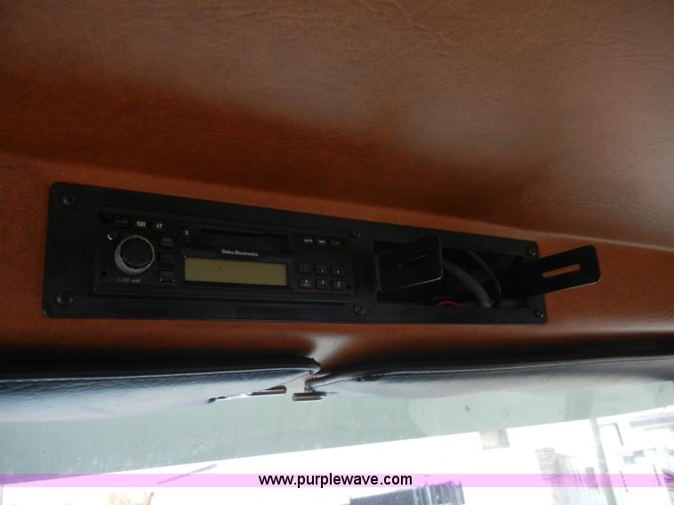 image for item A3324 2000 Freightliner FLC112 semi truck