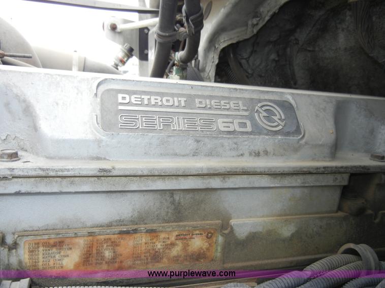 image for item A3324 2000 Freightliner FLC112 semi truck