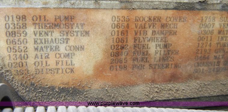 image for item A3324 2000 Freightliner FLC112 semi truck