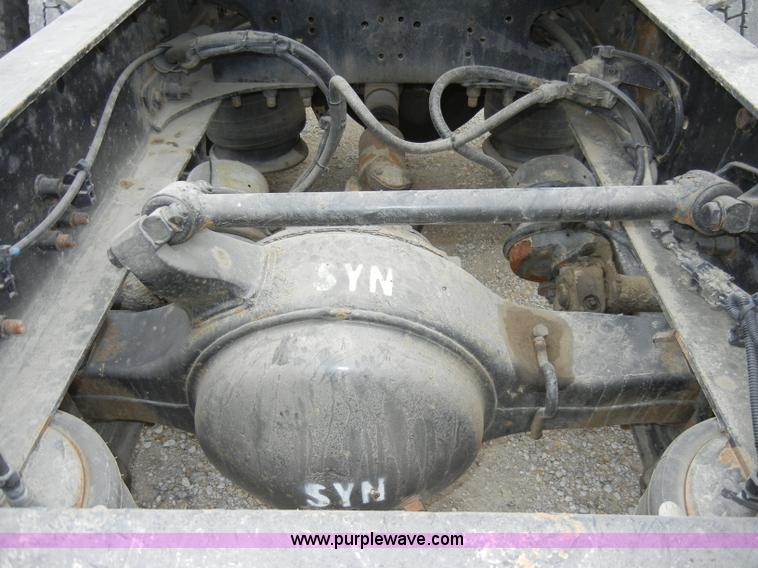 image for item A3324 2000 Freightliner FLC112 semi truck