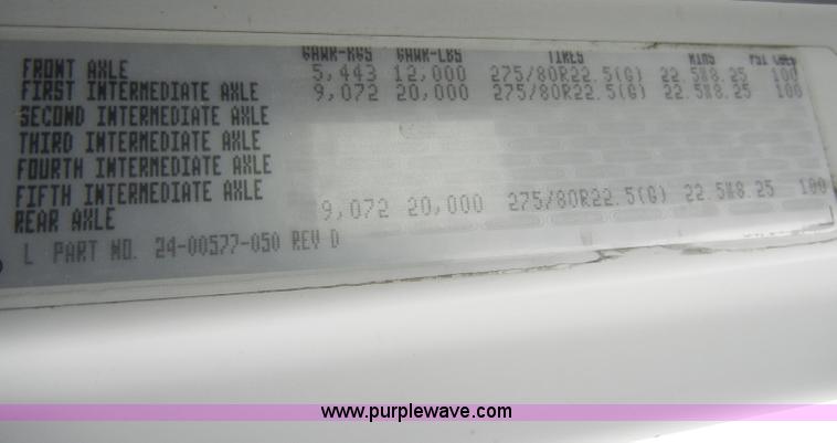 image for item A3324 2000 Freightliner FLC112 semi truck