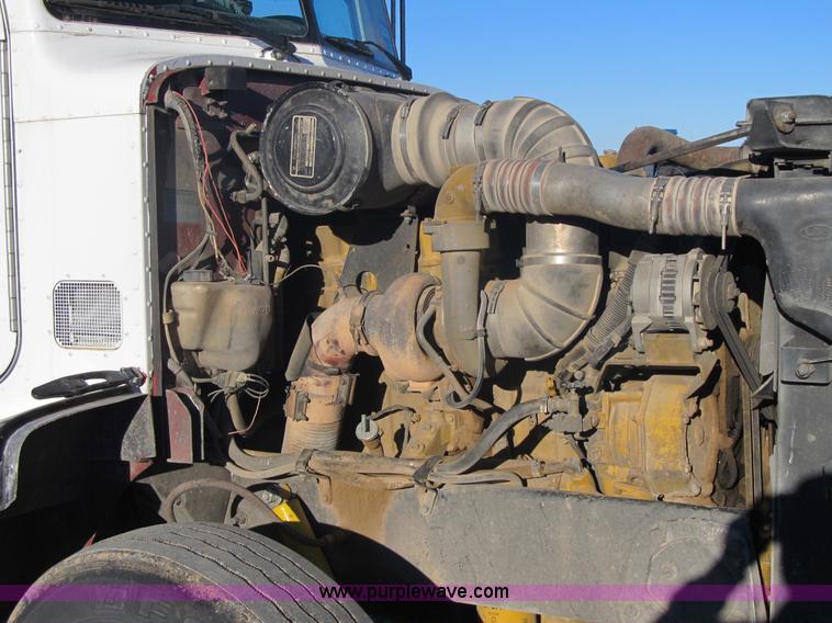 image for item A5215 1996 Peterbilt 377 semi truck