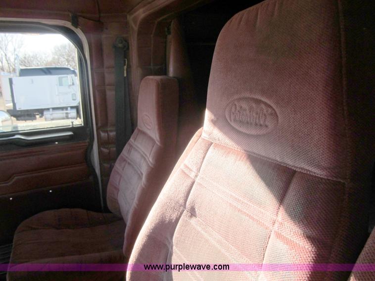 image for item A5215 1996 Peterbilt 377 semi truck
