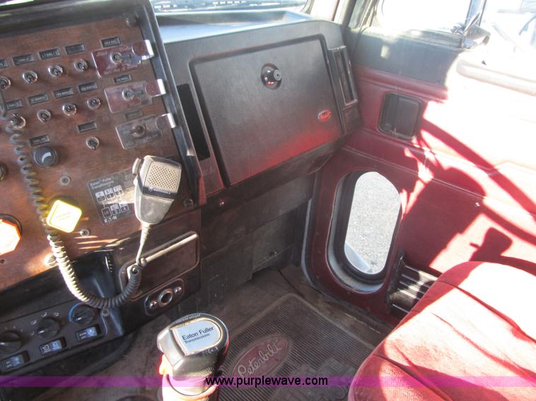 image for item A5215 1996 Peterbilt 377 semi truck