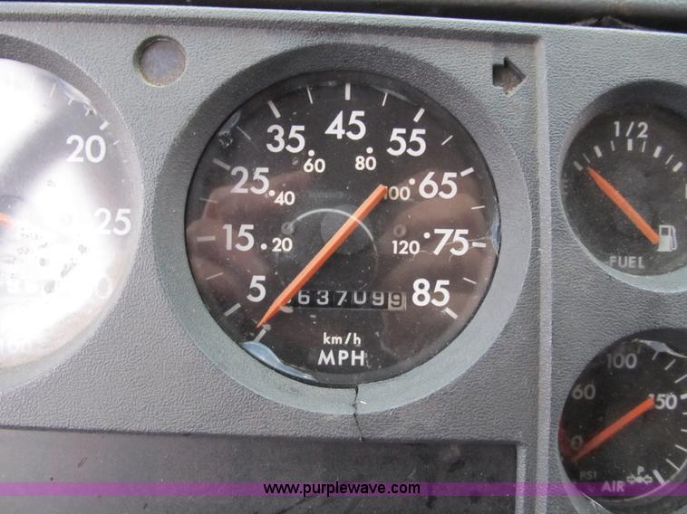 image for item B2541 1997 Freightliner FL60 box truck with sleeper