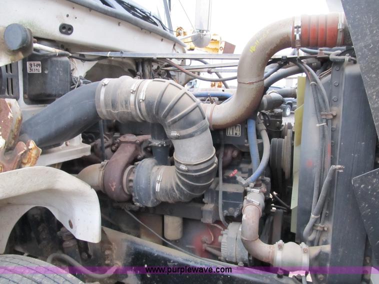 image for item B2542 1993 Freightliner FL120 semi truck