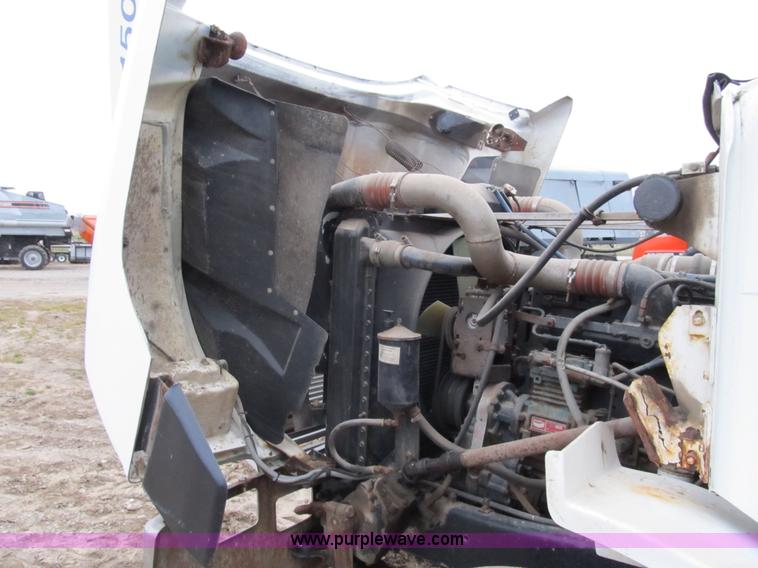 image for item B2542 1993 Freightliner FL120 semi truck