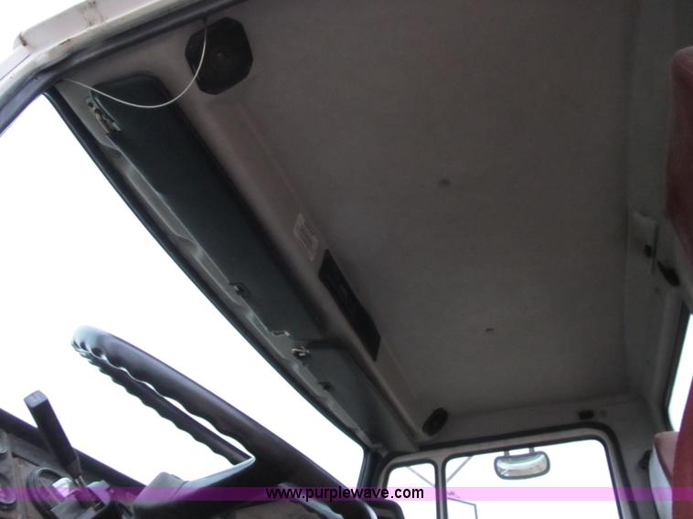 image for item B2542 1993 Freightliner FL120 semi truck