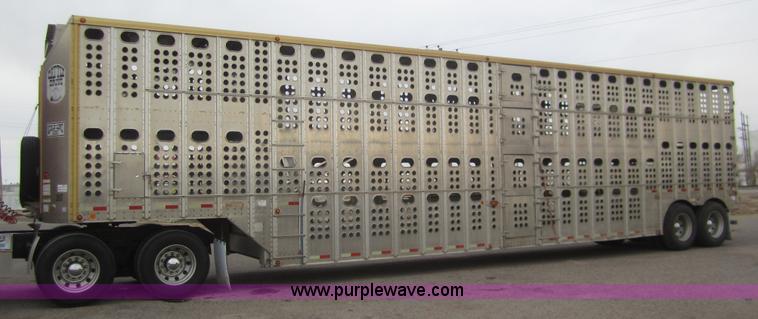 image for item B3152 2001 Merritt 50' stock trailer