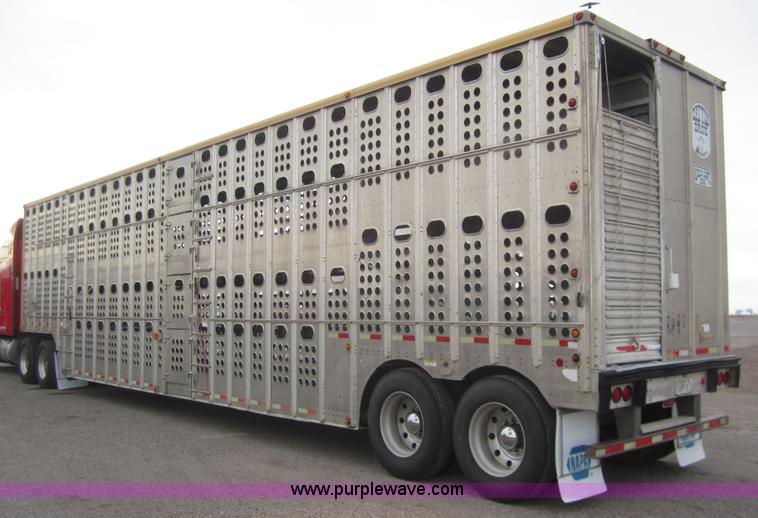 image for item B3152 2001 Merritt 50' stock trailer