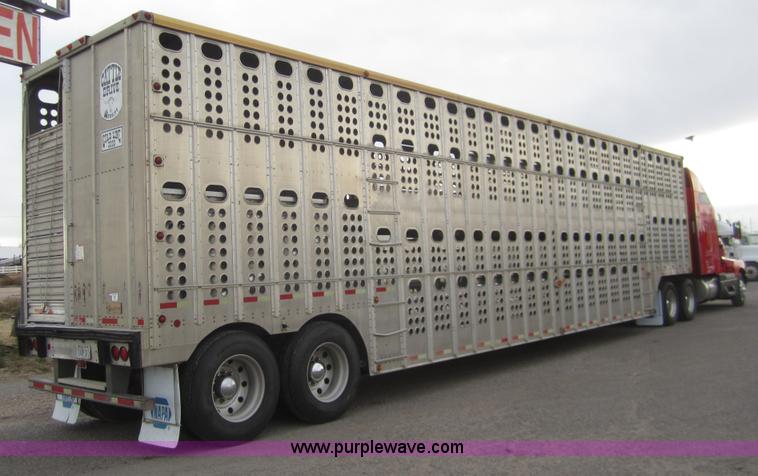 image for item B3152 2001 Merritt 50' stock trailer