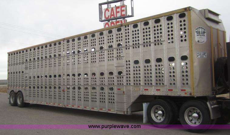 image for item B3152 2001 Merritt 50' stock trailer