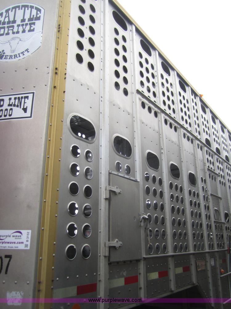 image for item B3152 2001 Merritt 50' stock trailer