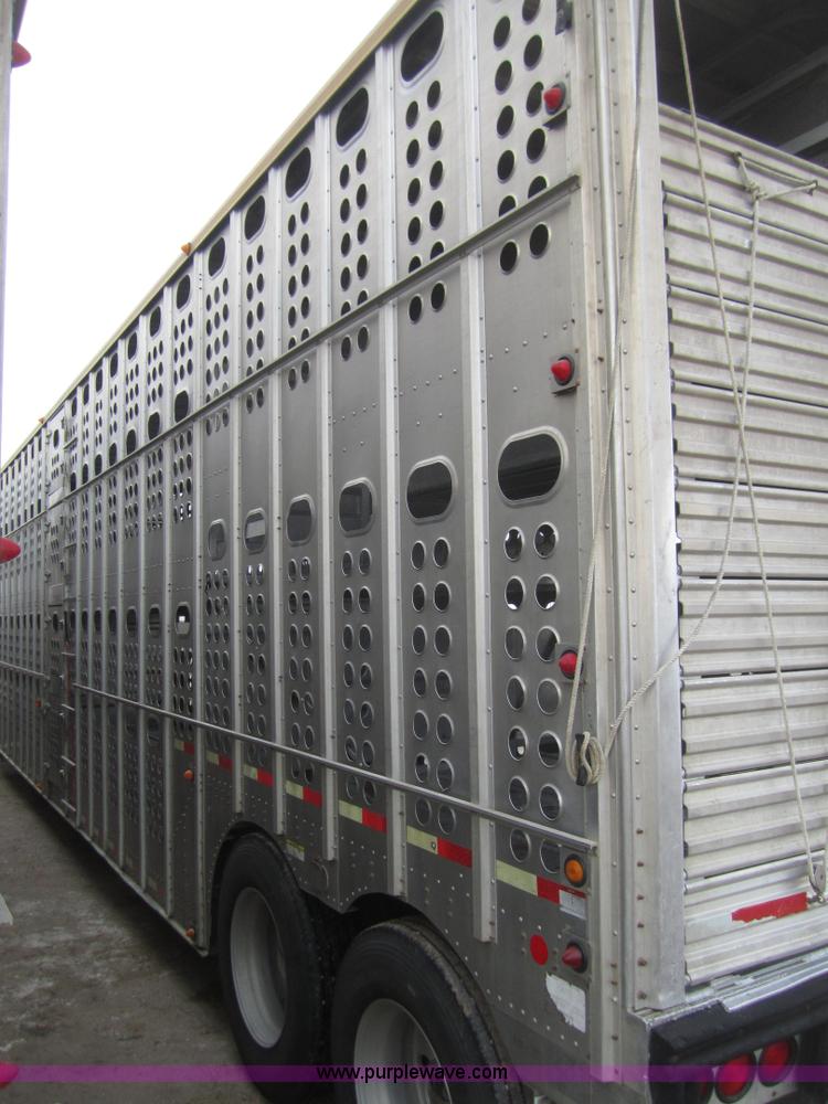 image for item B3152 2001 Merritt 50' stock trailer