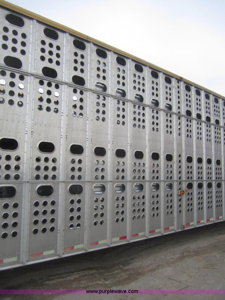image for item B3152 2001 Merritt 50' stock trailer