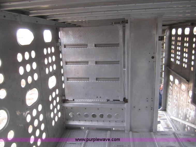 image for item B3152 2001 Merritt 50' stock trailer