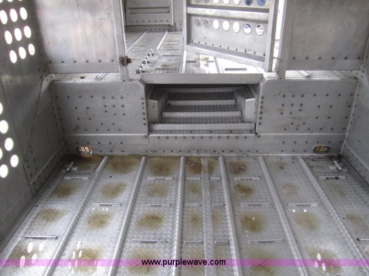 image for item B3152 2001 Merritt 50' stock trailer