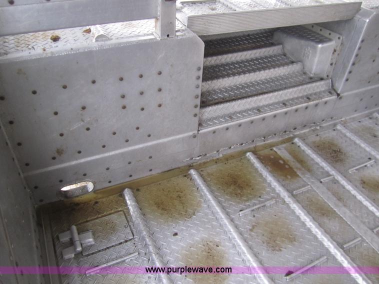 image for item B3152 2001 Merritt 50' stock trailer