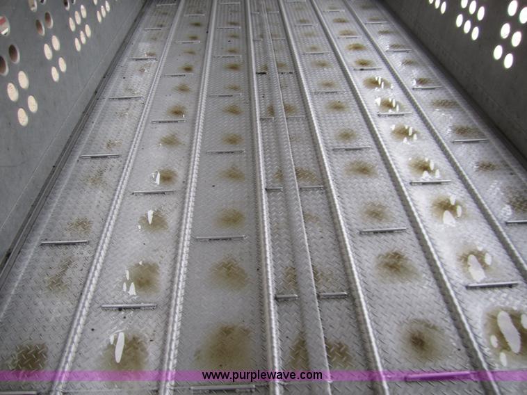 image for item B3152 2001 Merritt 50' stock trailer