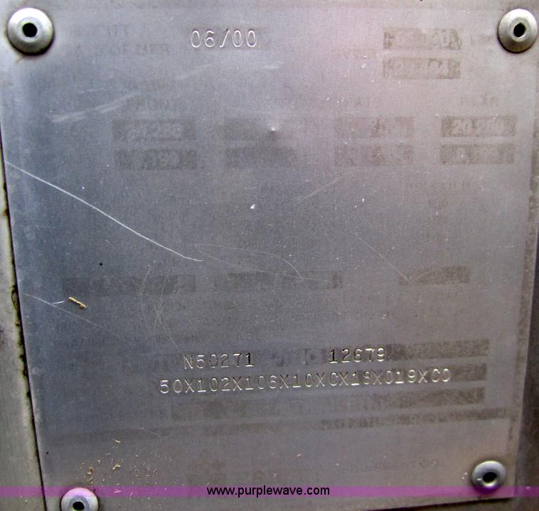 image for item B3152 2001 Merritt 50' stock trailer