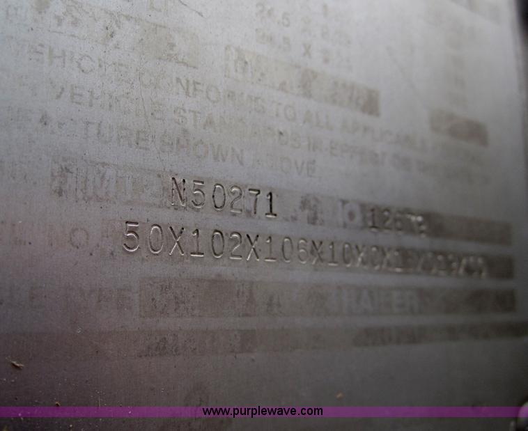 image for item B3152 2001 Merritt 50' stock trailer