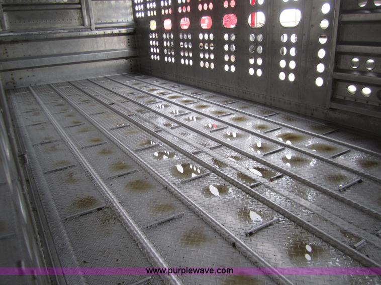 image for item B3152 2001 Merritt 50' stock trailer