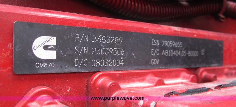 image for item B3153 2005 Kenworth T600 semi truck