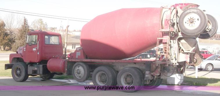 image for item B5072 1987 Mack DM600 triple axle mixer truck