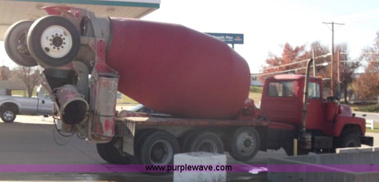 image for item B5072 1987 Mack DM600 triple axle mixer truck