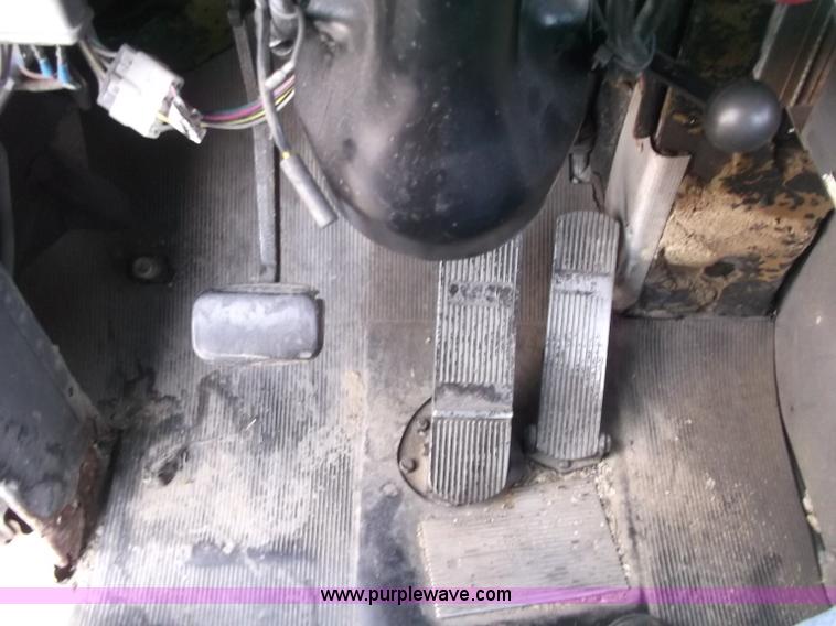 image for item B5072 1987 Mack DM600 triple axle mixer truck