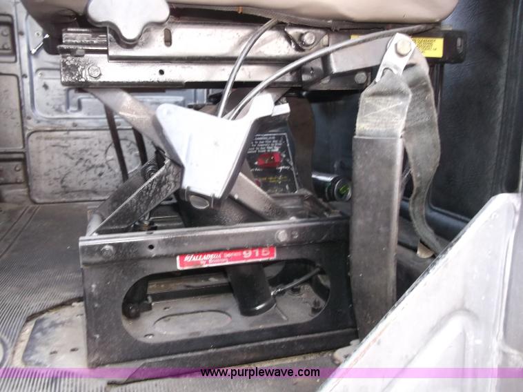 image for item B5072 1987 Mack DM600 triple axle mixer truck