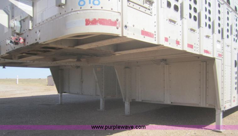 image for item B5510 1992 Wilson PSDCL-306  48' triple deck livestock trailer