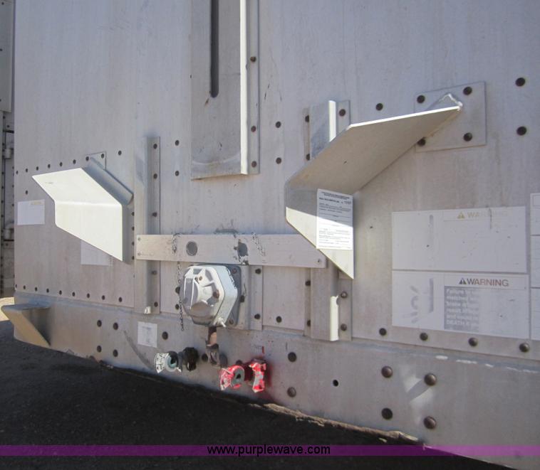 image for item B5510 1992 Wilson PSDCL-306  48' triple deck livestock trailer