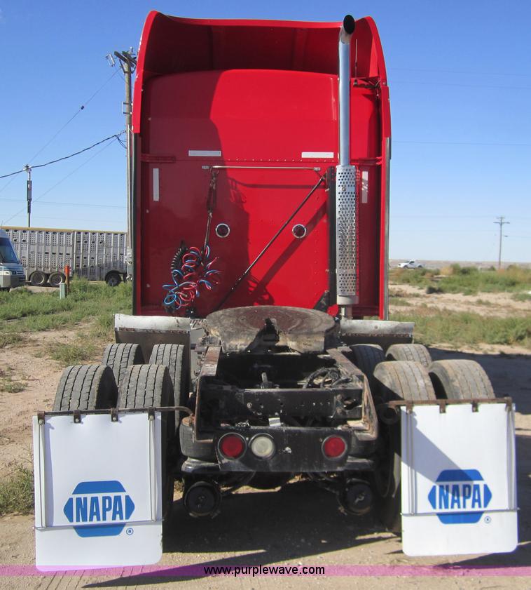 image for item B5513 2003 Kenworth T600 semi truck