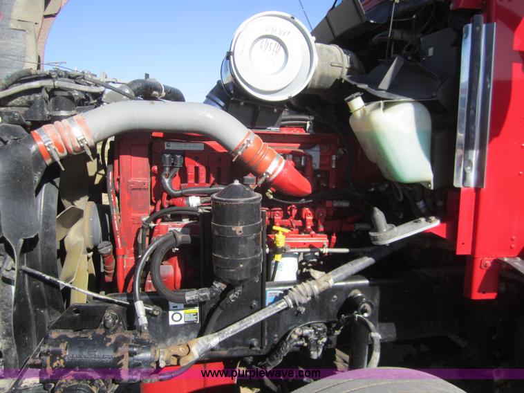 image for item B5513 2003 Kenworth T600 semi truck