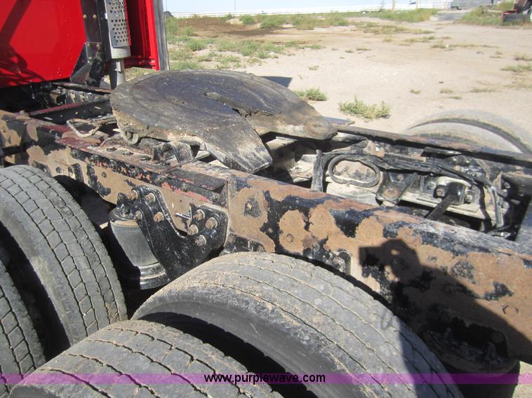 image for item B5513 2003 Kenworth T600 semi truck