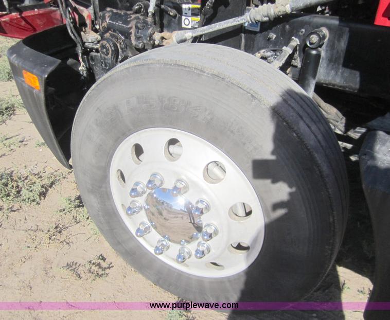 image for item B5513 2003 Kenworth T600 semi truck