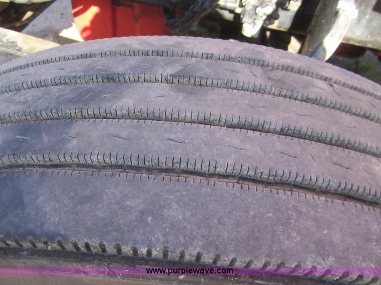 image for item B5513 2003 Kenworth T600 semi truck