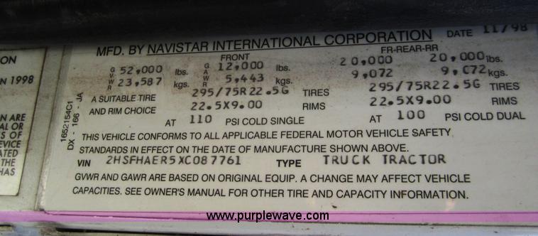 image for item B5514 1999 International 9400 semi truck