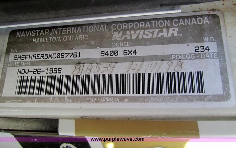 image for item B5514 1999 International 9400 semi truck