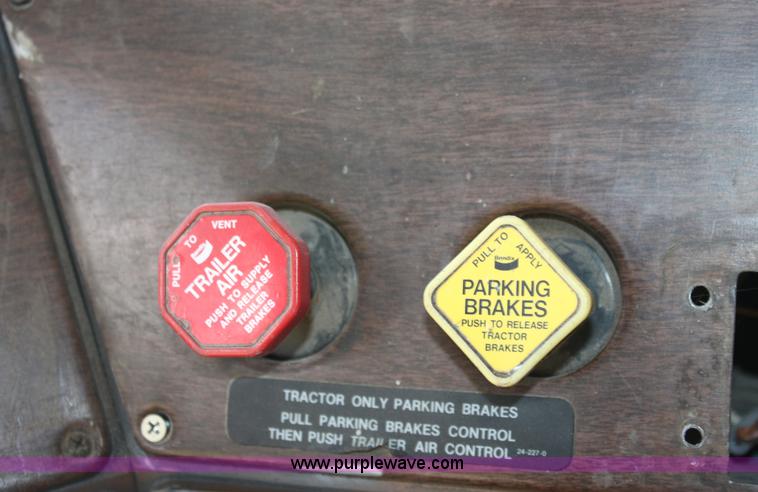 image for item B8572 1985 Freightliner FLT 64T semi truck