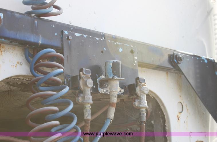 image for item B8572 1985 Freightliner FLT 64T semi truck