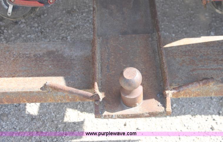 image for item B8572 1985 Freightliner FLT 64T semi truck