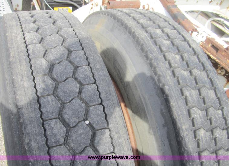 image for item C5059 1993 Freightliner FLD semi truck