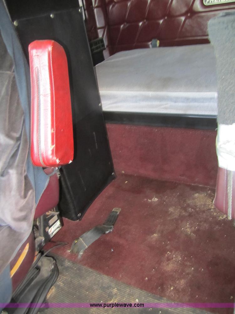 image for item C5059 1993 Freightliner FLD semi truck