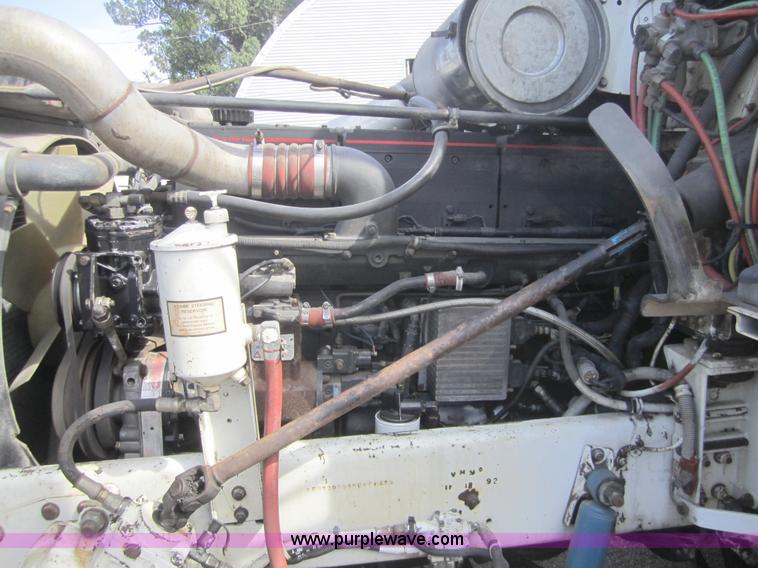 image for item C5059 1993 Freightliner FLD semi truck