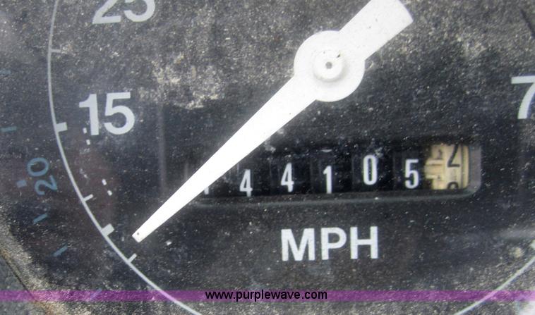 image for item C5225 1984 Ford LN7000 semi truck