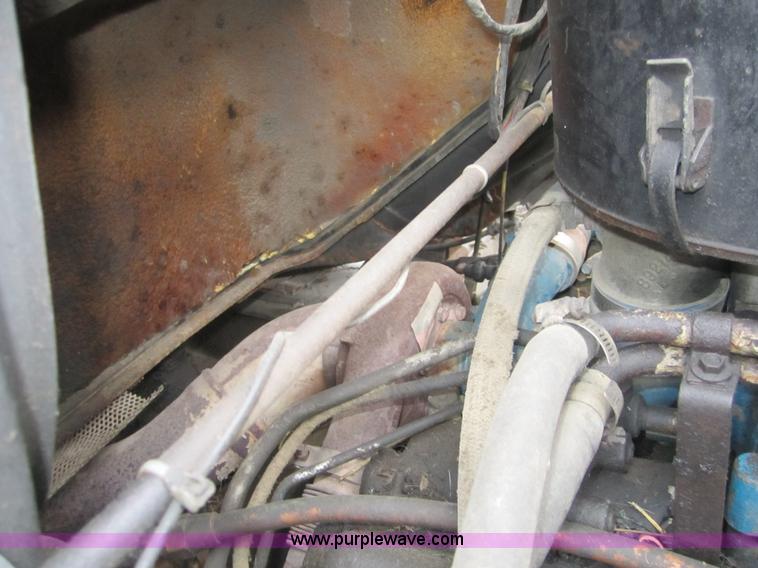 image for item C5225 1984 Ford LN7000 semi truck